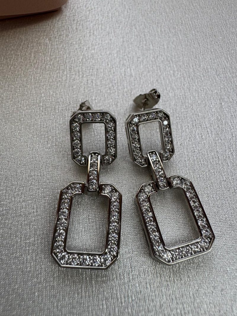 00365991-9689-4a40-b395-2a4942400d1e