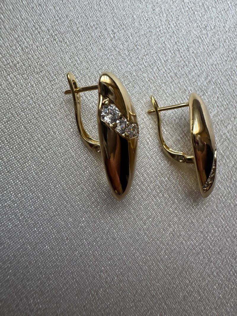 2fe3a6f7-cc6d-4970-bfb0-d72a3cde8b64