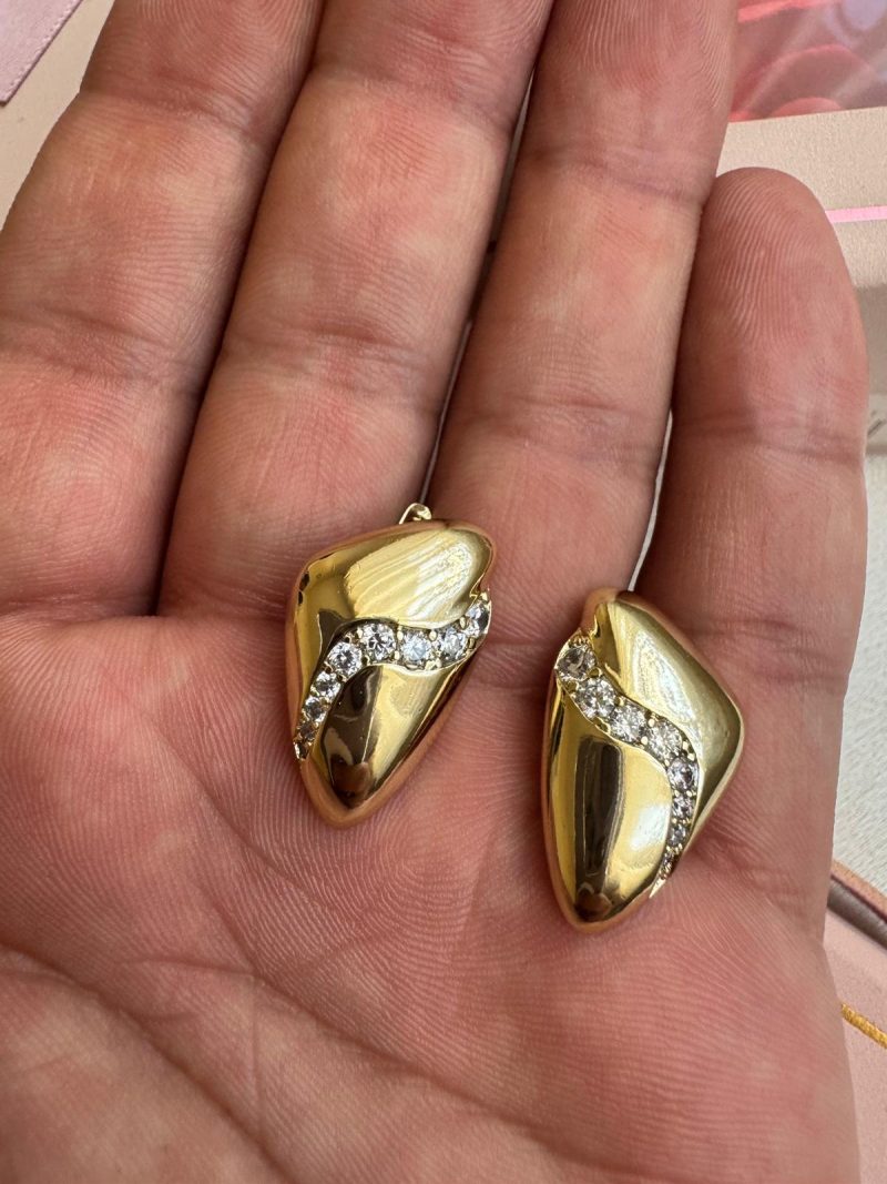 a296132b-a07b-4b5e-a60d-53514437a695