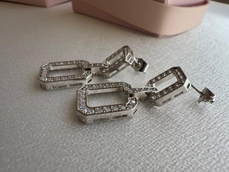 e8e98b25-f516-4f33-beb4-d2a0f8511095