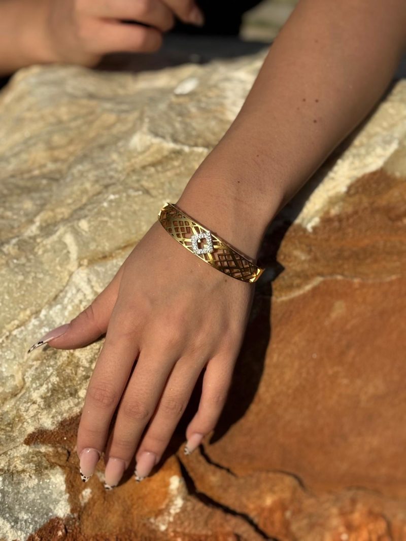 2cc0e200-18af-4951-b5e6-760c704807b1