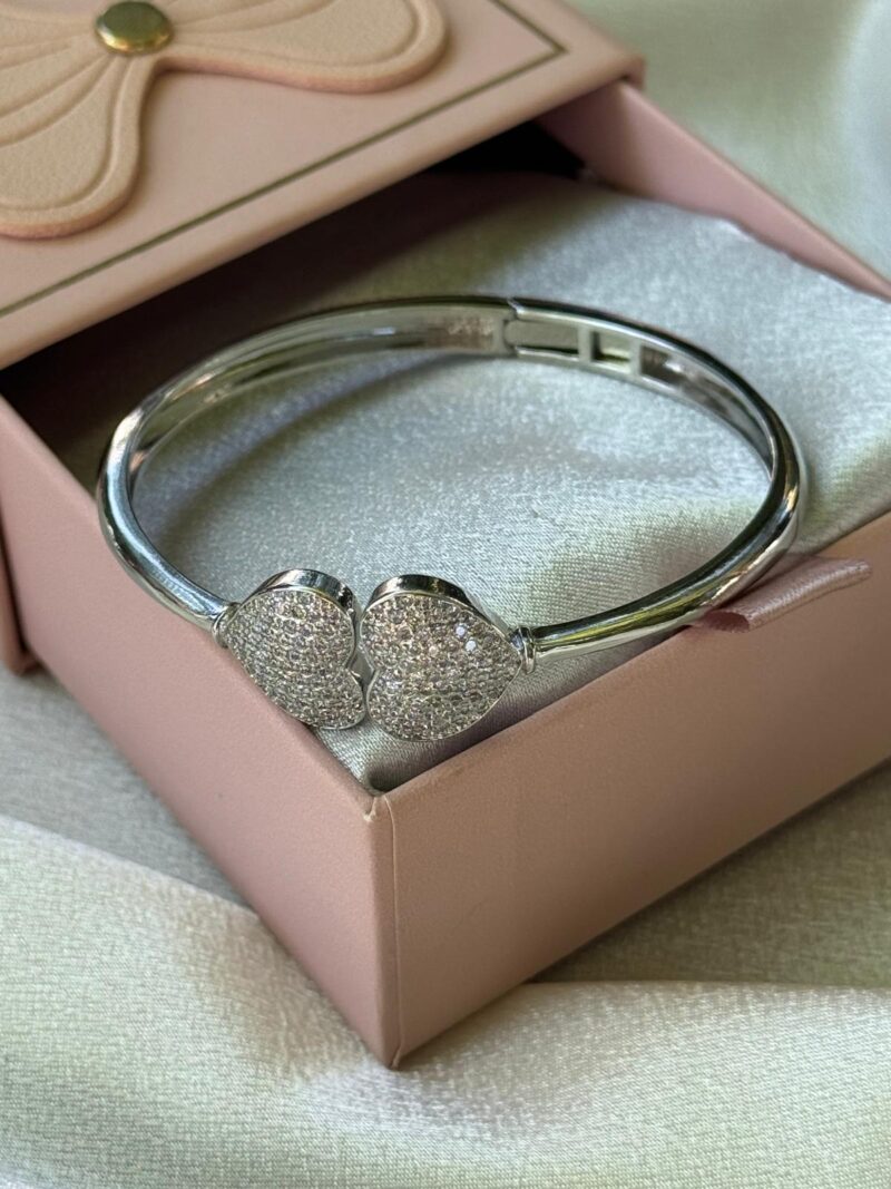 b0b7a2b2-a42e-4a4e-bae2-920727c08e11