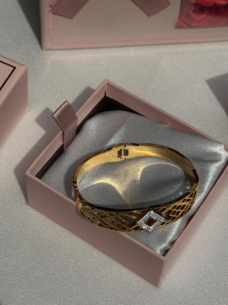 b90125d5-f18d-48ff-9ea6-9c1e920084c0